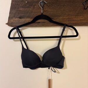 Skims 32B Black Bra